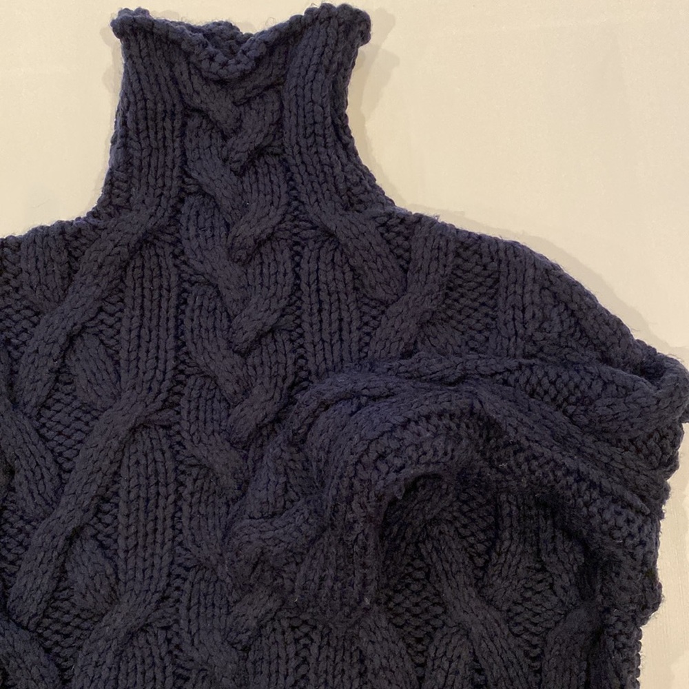 Zara Cable Knit Turtleneck Sweater • Size Medium